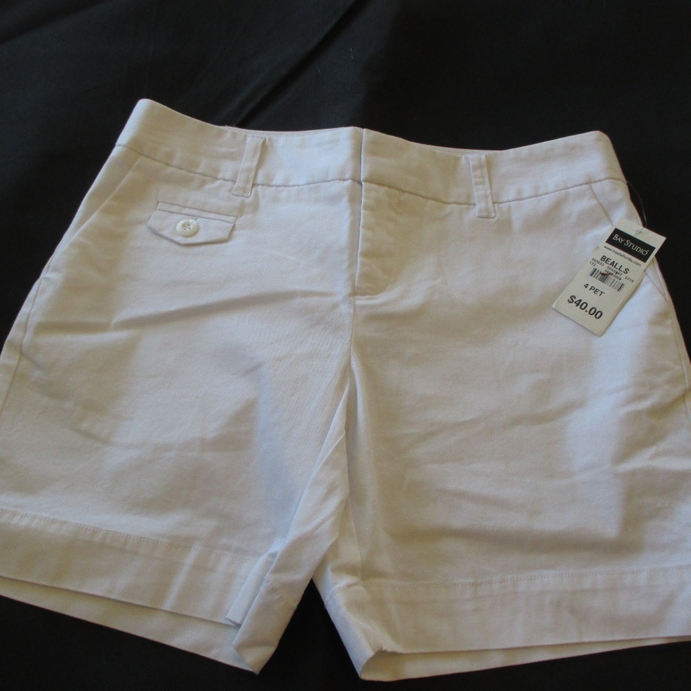 NWT - BAY STUDIO white shorts - sz 4P - MSRP $40.